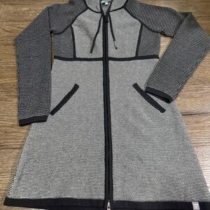 Title Nine Black and Gray Women's Sweater